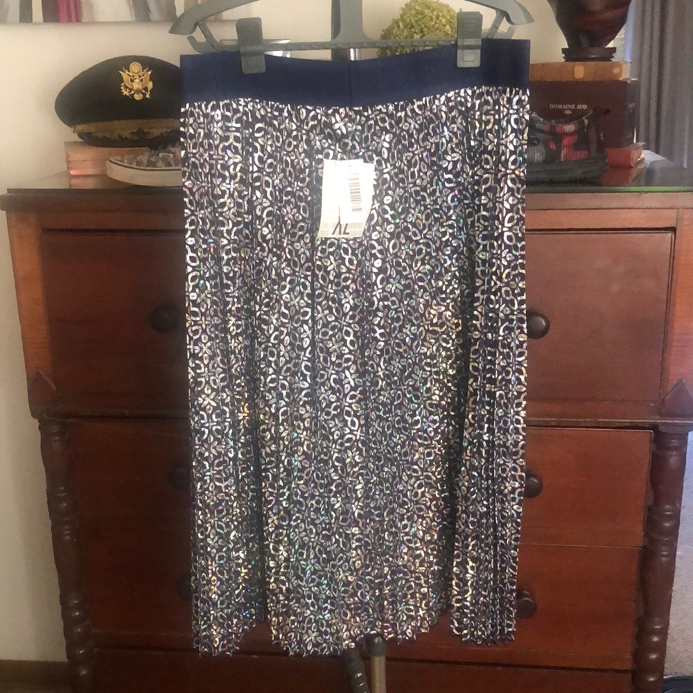 LuLaRoe NWT Accordion Pleated Skirt SZ XL - Picture 2 of 4
